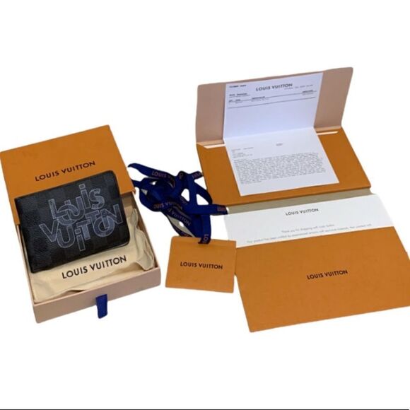 Men’s Louis Vuitton Limited Edition Wallet - Picture 4 of 12